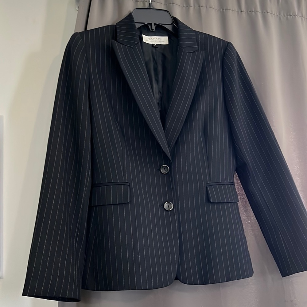 Tahari Arthur S Levine Pantsuit